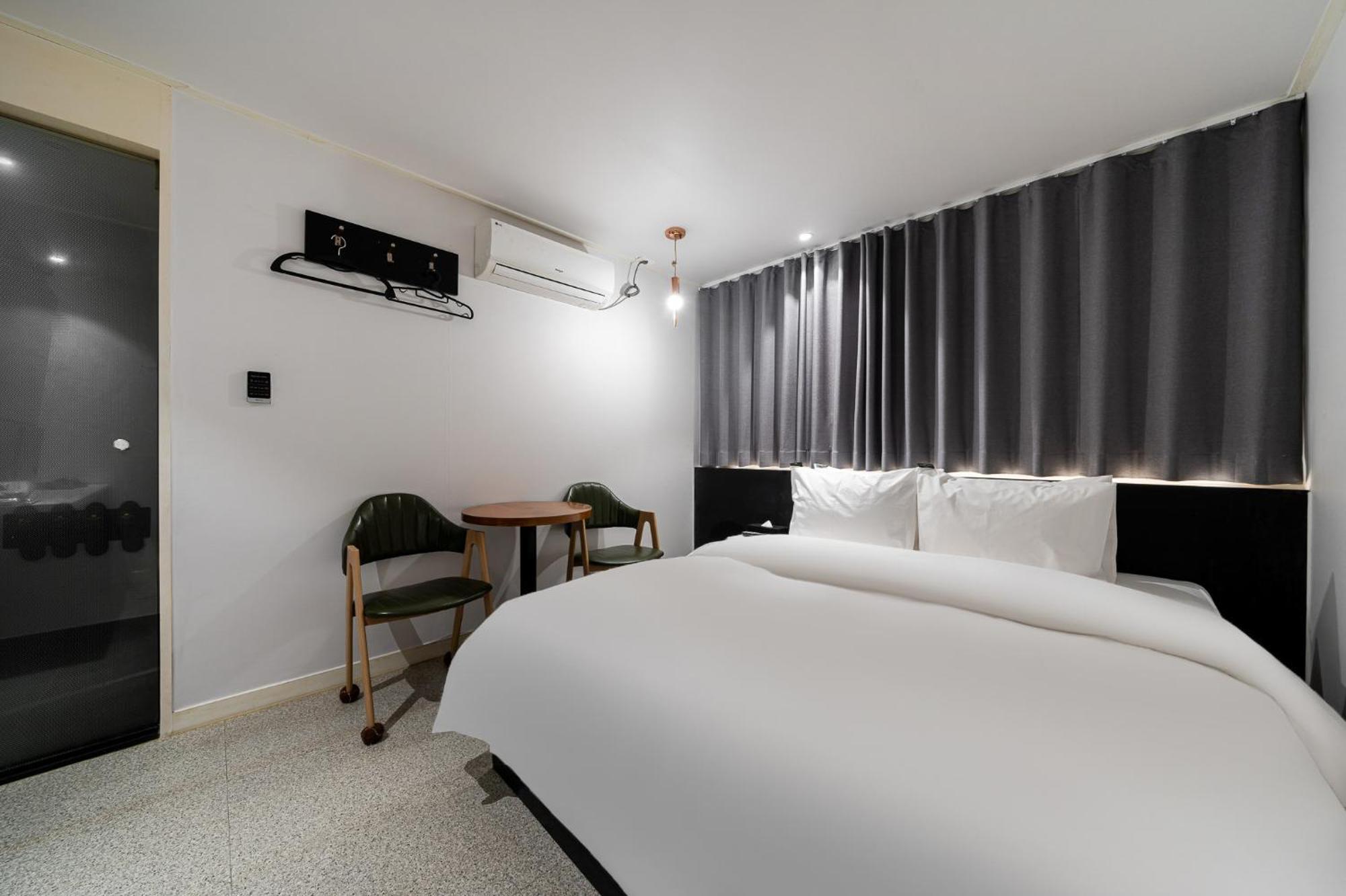 Jamsil Noblestay Hotel 2*