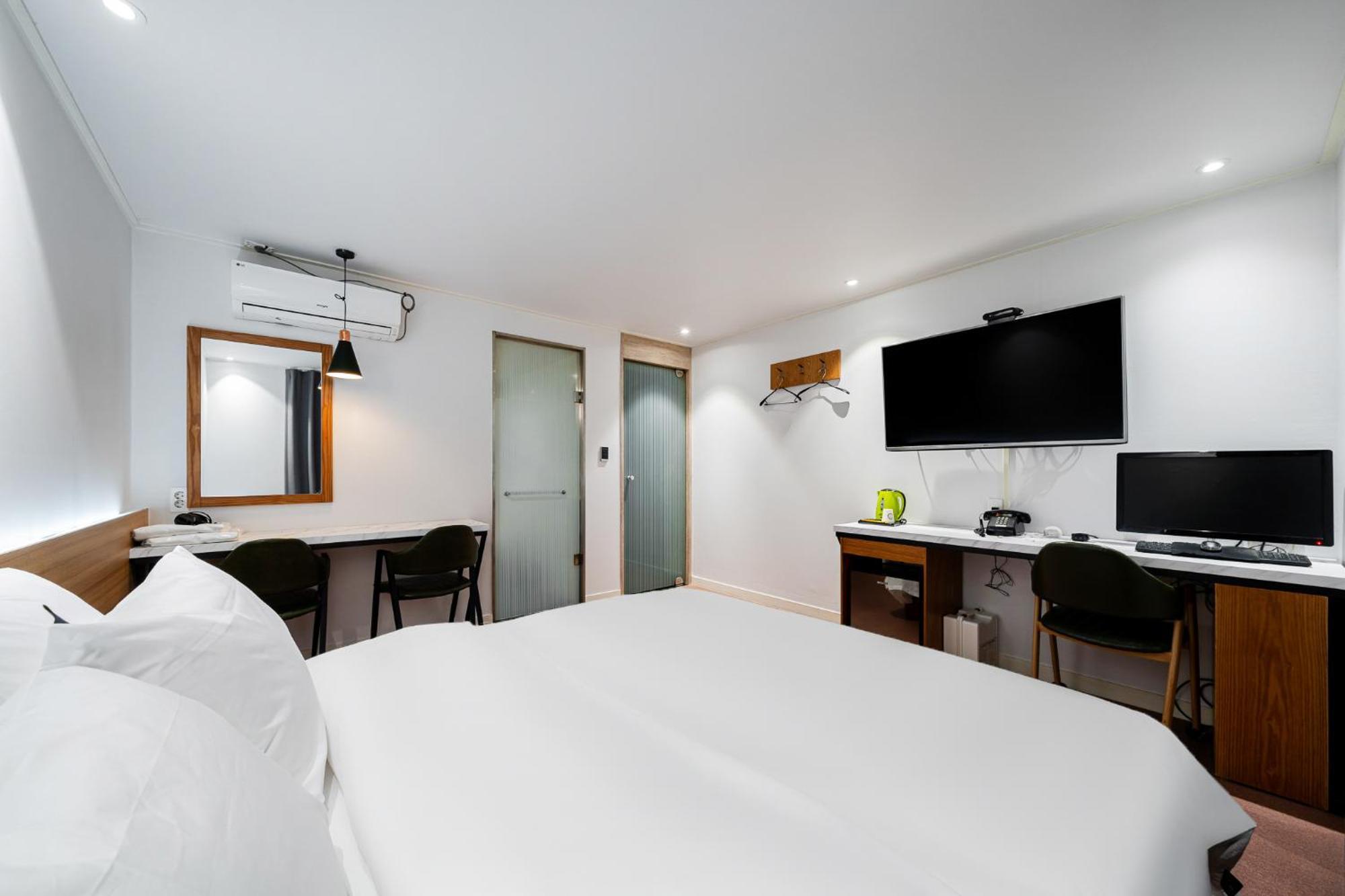 Jamsil Noblestay Hotel 2*