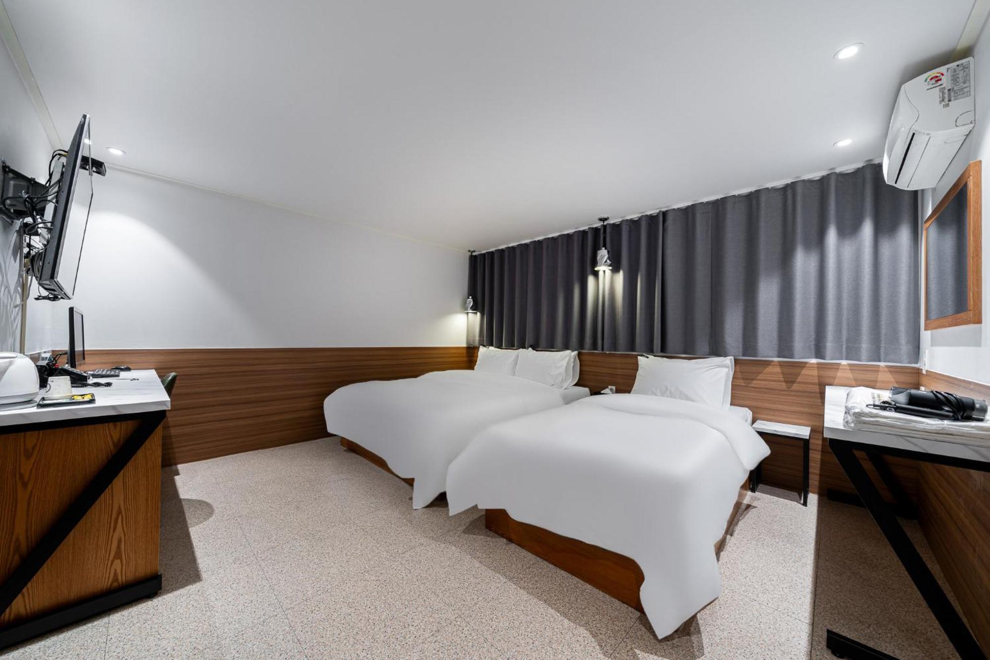 Jamsil Noblestay Hotel 2*